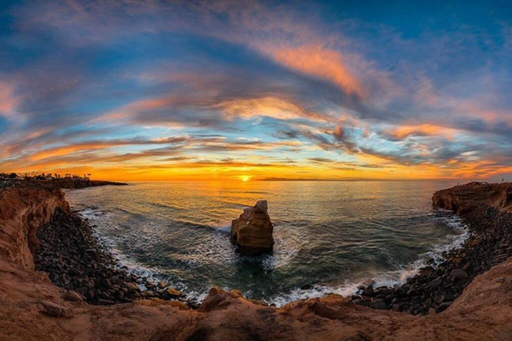 Сasa de vacaciones Lovely Ocean View Beach House 3br Sleeps 9 San Diego